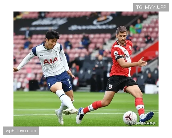 新赛季足球盛宴：明星球员转会潮与战术革新成效深度解析